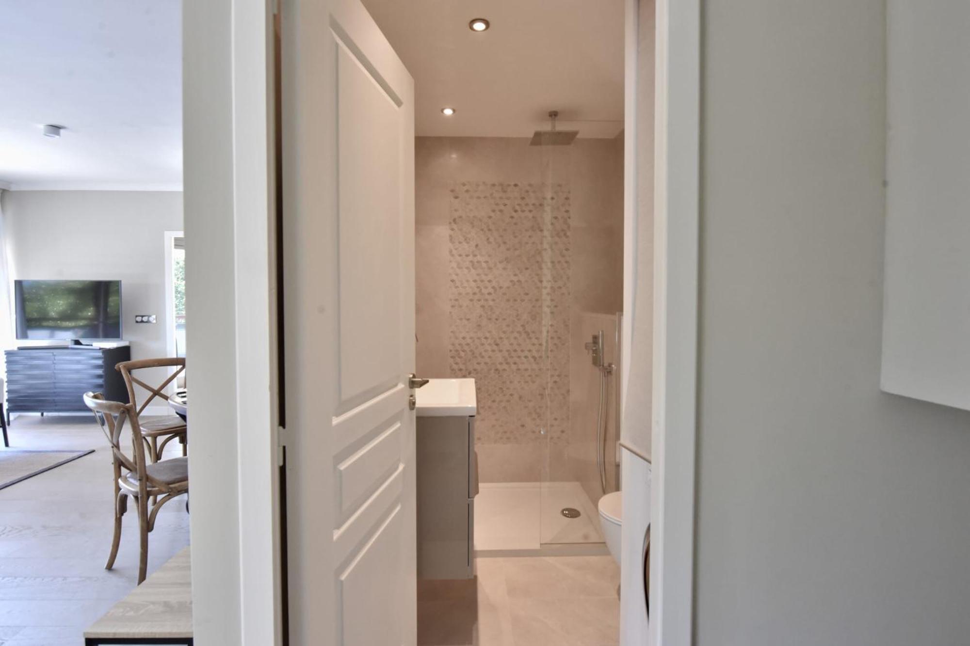 Cannes - 2-Br Flat 15-Min Walk To The Beaches エクステリア 写真